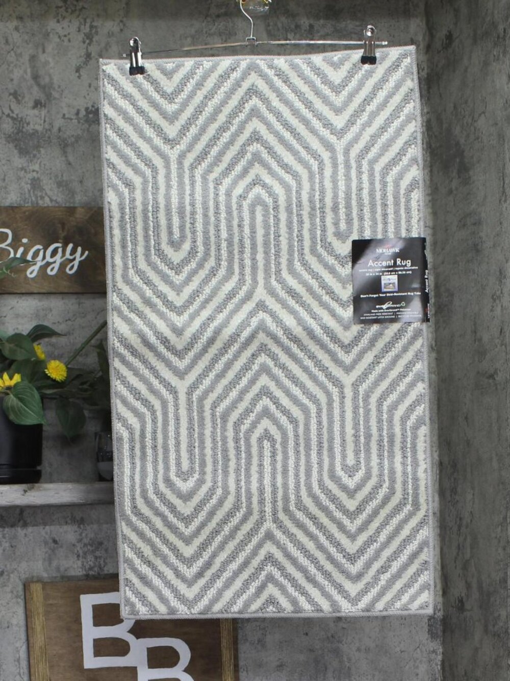 NWT Mohawk Accent Rug Machine Wash Skid Resistant Gray Multi 20x34